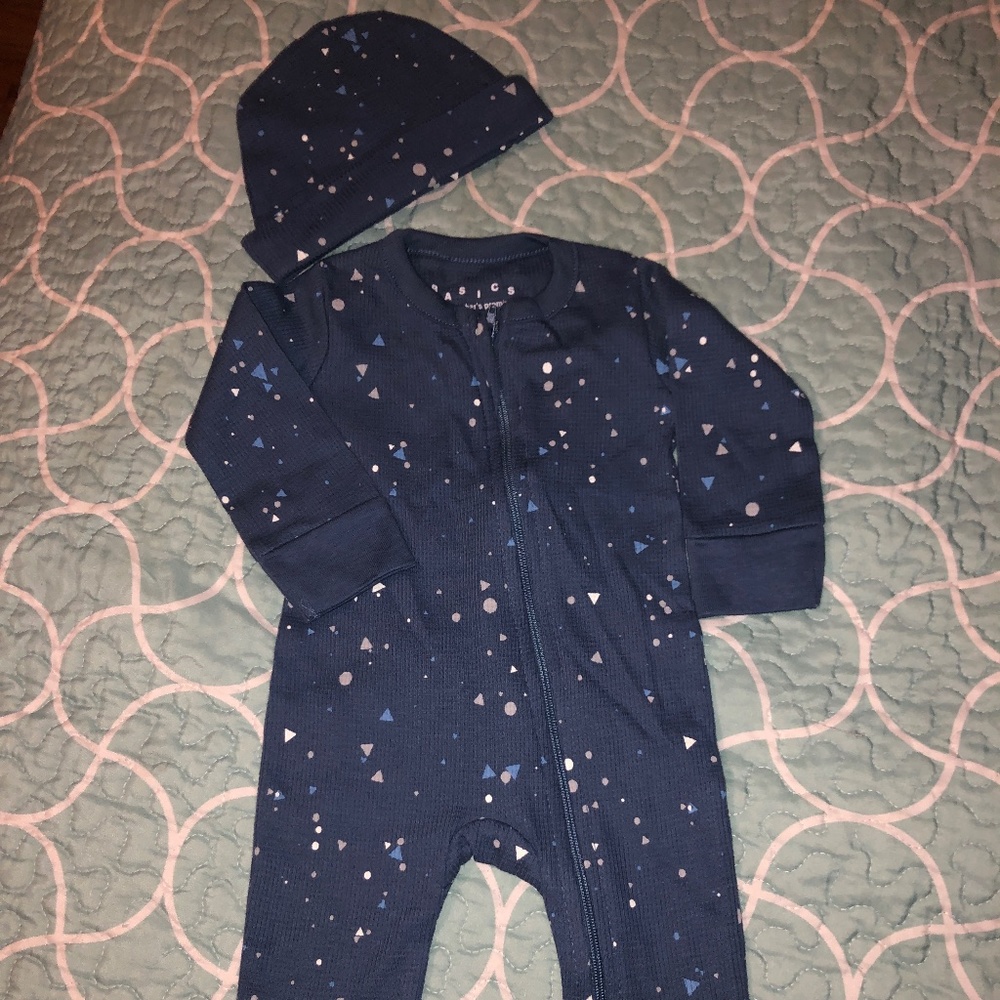 Basics baby onesie with hat